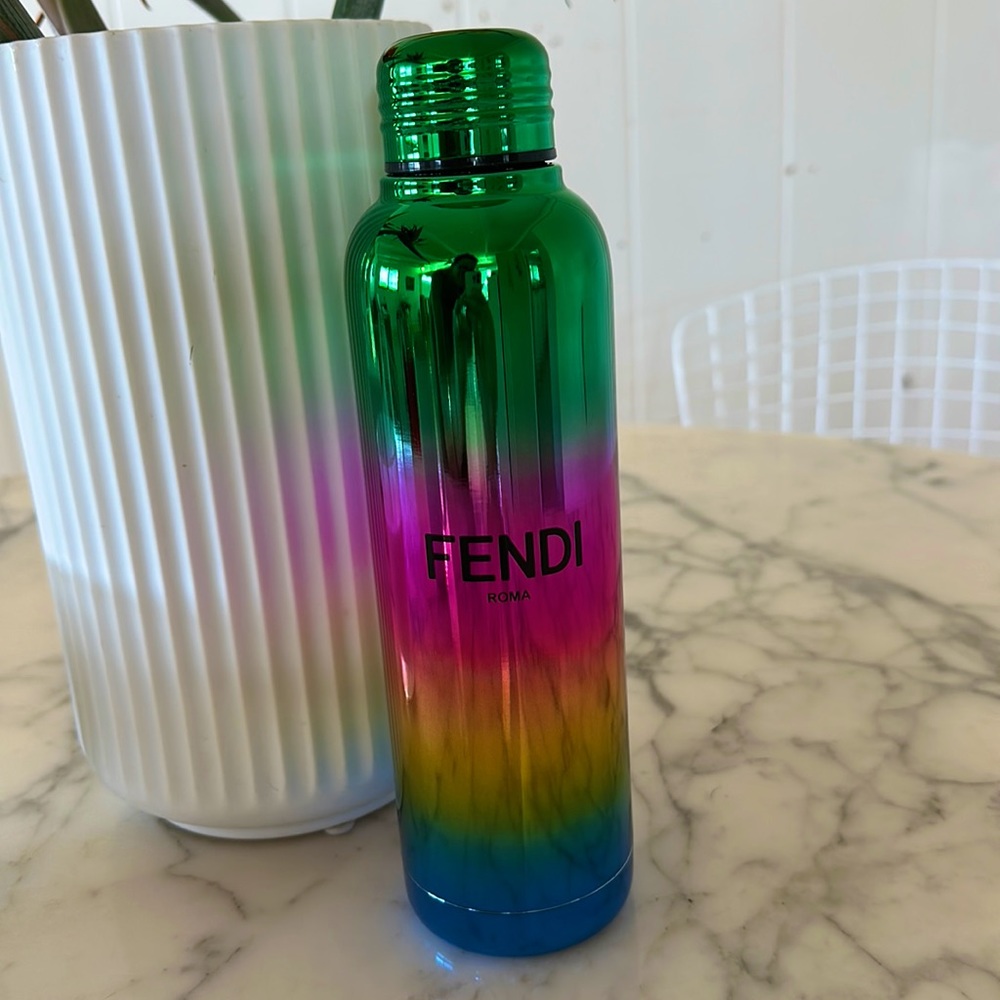 NEW FENDI - Picture 2 of 3